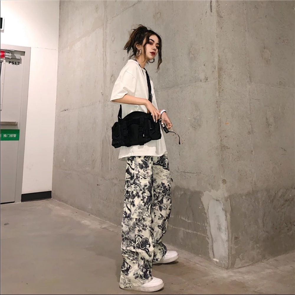*ONE LEFT* High Waisted Trendy Pants ✨ - Picture 3 of 3